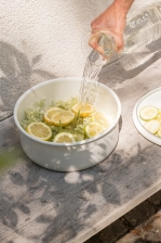 Riess Keksdose aus Emaille in wei&szlig;