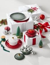 Le Creuset Mini Cocotte Holly in thyme
