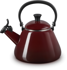 Le Creuset Wasserkessel Kone in garnet