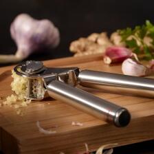 Rösle Knoblauchpresse mit Abstreifer