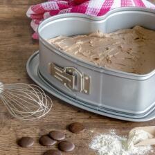 St&auml;dter Backform Springform Herz &Oslash; 26 cm / H 7 cm Silber 2.900 ml