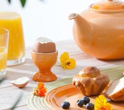 Le Creuset Eierbecher mit Standfuß in ofenrot