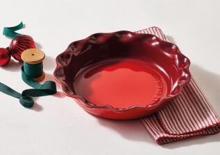 Le Creuset Pie-Form in kirschrot