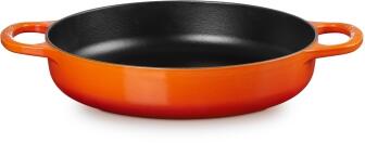 Le Creuset Servierpfanne Signature mit zwei Griffen in ofenrot