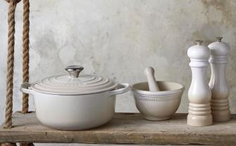 Le Creuset Salzmühle in meringue