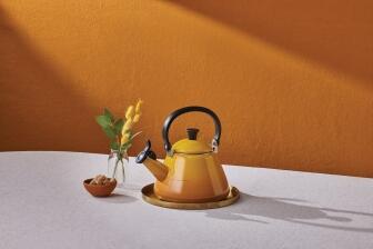 Le Creuset Wasserkessel Kone in nectar