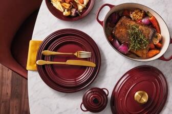 Le Creuset Fr&uuml;hst&uuml;cksteller in garnet