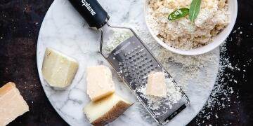 Microplane_Gourmet_45009_Starblade_Risotto_5_Reibe_KochForm_3000_1500.jpg