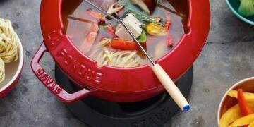 Staub_Fondue_14191_KochForm_2130b.jpg