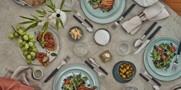 Victorinox_BEstecksets_Gedeckter_Tisch_CUT_6_9093_12W_24_G_1_KochForm_3000_1500.jpg