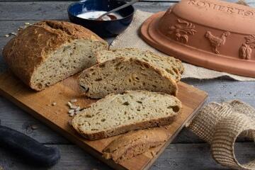 Roemertopf_Brot_roemertopf_Dinkelvollkornbrot_quer_web_KochForm_3000_2000