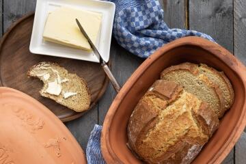 Roemertopf_Rezept_RT_Buttermilchbrot_Top_KochForm_3000_2000_1