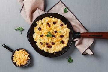 Skeppshult_Kupfermanufaktur_Weyersberg_MacnCheese_3_Gusseisenpfanne_KochForm_3000_2000