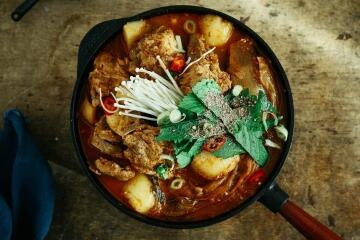 Skeppshult_Potato_stew_1_Gusseisenpfanne_KochForm_3000_2000