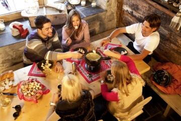 Stoeckli_IMG_5930_Kaese_Fondue_KochForm_1772_1181