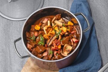 WMF_05_1449_5290_401_Boeuf_Bourguignon_Waldpilze_KochForm_3000_2000