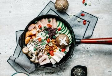 Skeppshult_Kupfermanufaktur_Weyersberg_Sausage_Stew_1_Gusseisenpfanne_KochForm_3000_2000