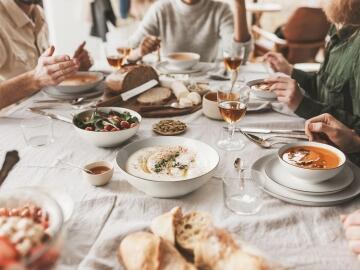 Seltmann_Weiden_33_10826_tafel_05_Gedeckter_Tisch_KochForm_2400_Start.jpg