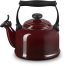 Le Creuset Wasserkessel Tradition in garnet