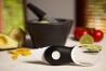 OXO Good Grips 3-in-1-Avocadoschneider in weiß