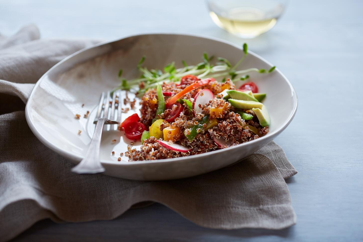 Quinoa Salat mit Obst und Gemüse - KochForm
