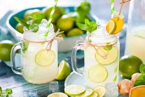 Eistee Icy Detox mit Limetten & Ingwer