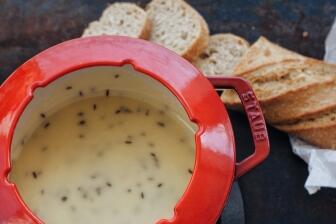 Kümmel-Käsefondue