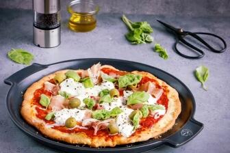 Pizza Burrata und Prosciutto
