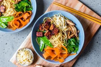 Vegane Ramen mit mariniertem Tofu und Shiitake Pilzen